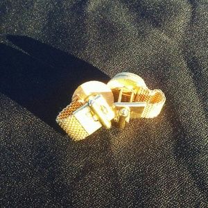 Cuff links